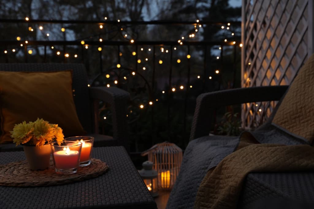 En terrasse som inviterer til bruk langt utover sommeren