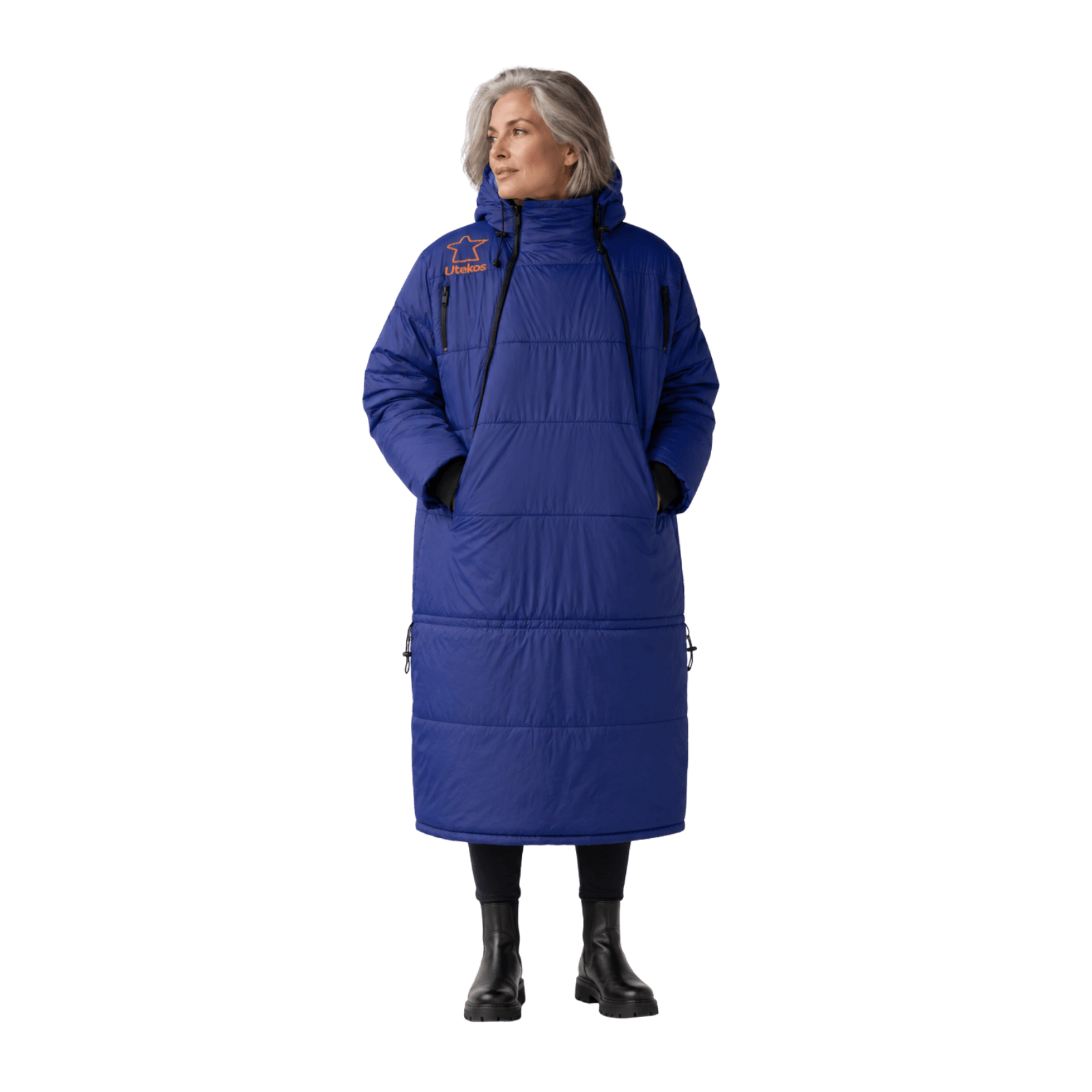 To kvinner med Utekos Mikrofiber på skogholt.